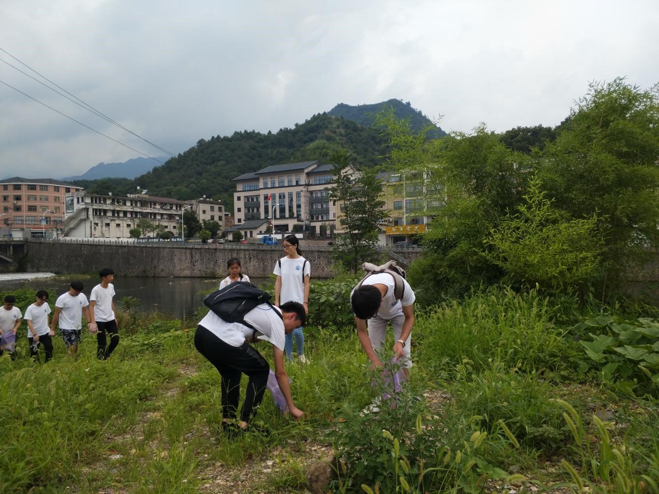 【社会实践】信息工程学院美丽新农村大学生暑期社会实践团开展主题